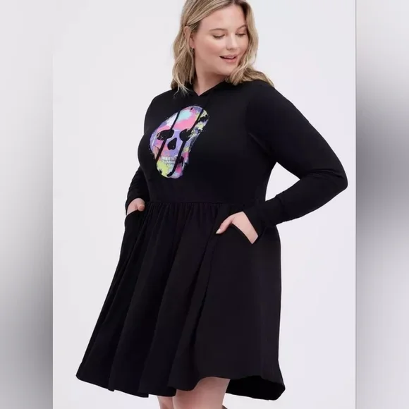 Torrid Black Hooded Skull Graphic Dress – Super Soft Knit Pockets Size 2 NWOT - Picture 3 of 5